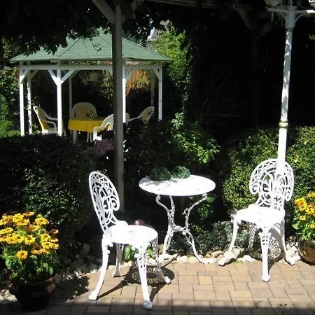 Apartamento Grosse Mit Balkon Und Garten