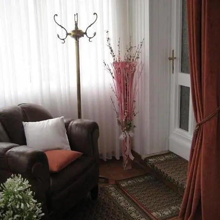 Grosse Mit Balkon Und Garten * Steinen (Westerwaldkreis)